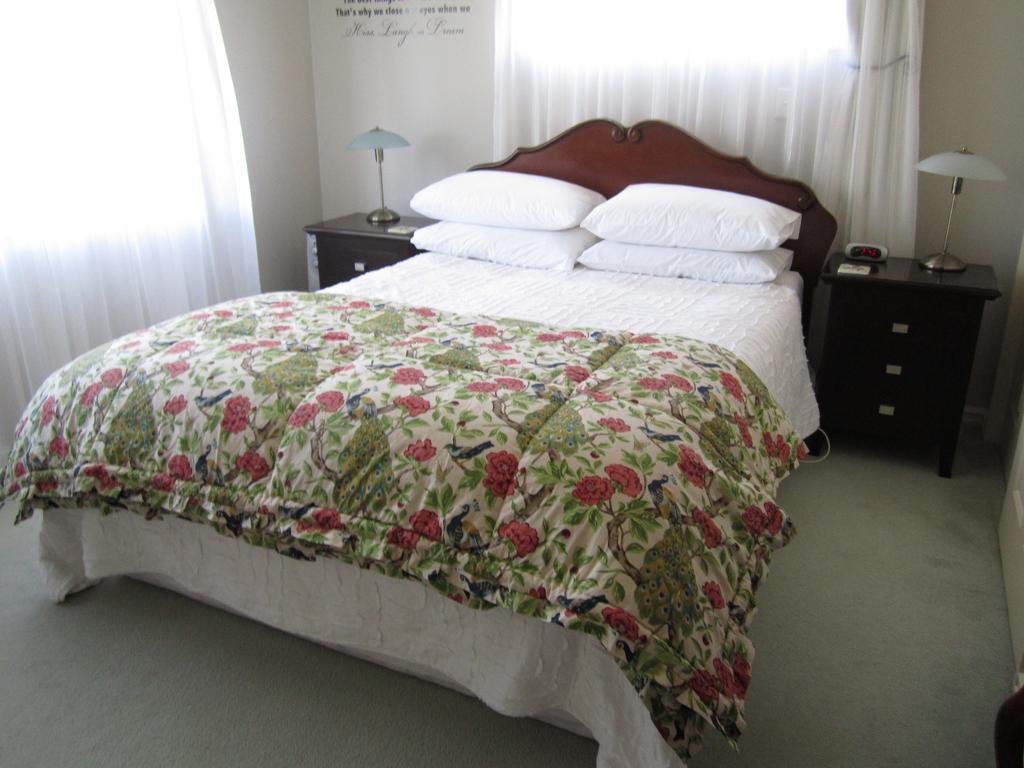 Be My Guest Bed & Breakfast New Plymouth Oda fotoğraf