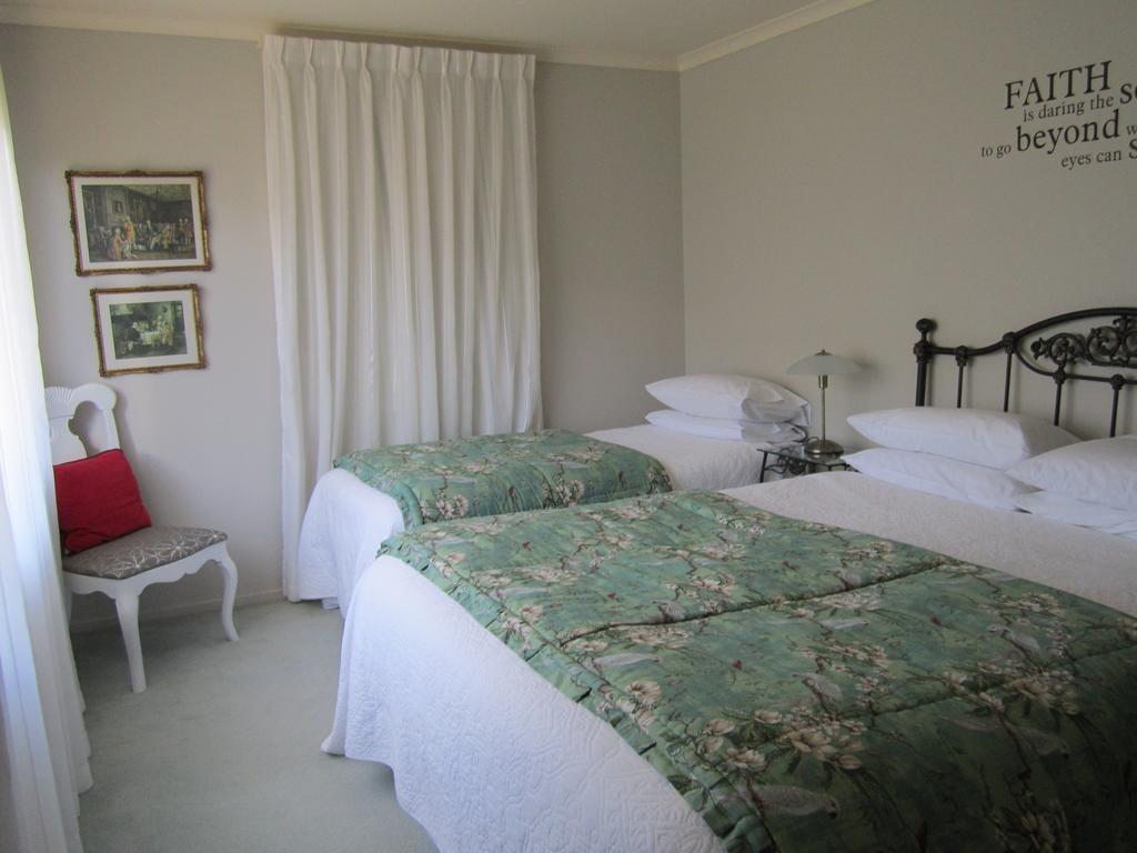 Be My Guest Bed & Breakfast New Plymouth Oda fotoğraf