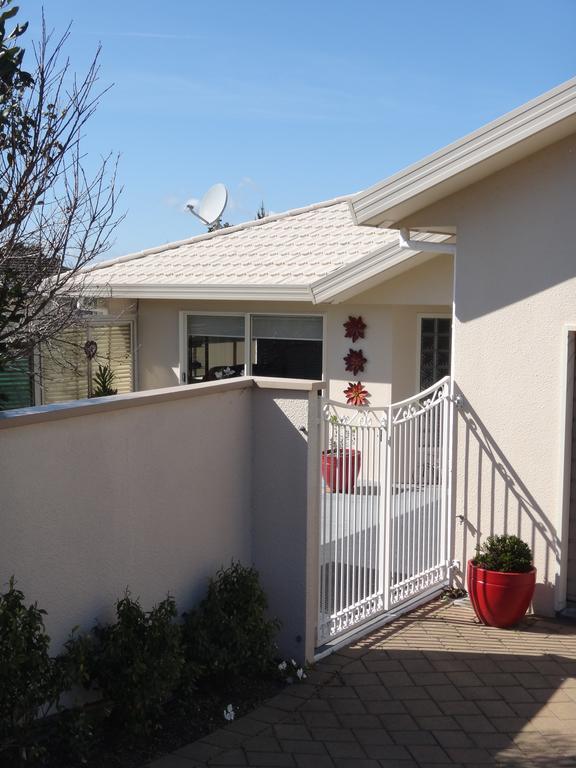Be My Guest Bed & Breakfast New Plymouth Dış mekan fotoğraf