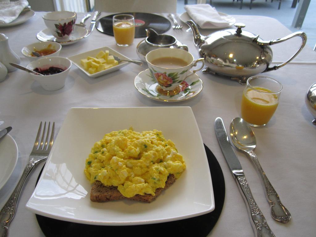 Be My Guest Bed & Breakfast New Plymouth Dış mekan fotoğraf